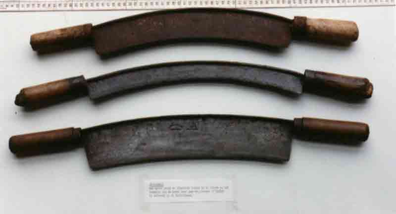 Bestand:41087 onthaarmessen.jpg