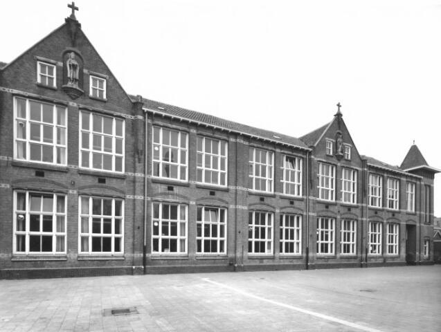 Bestand:St.Petrusschool.jpg