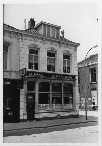 Bestand:Kafee de Bizniz.jpg