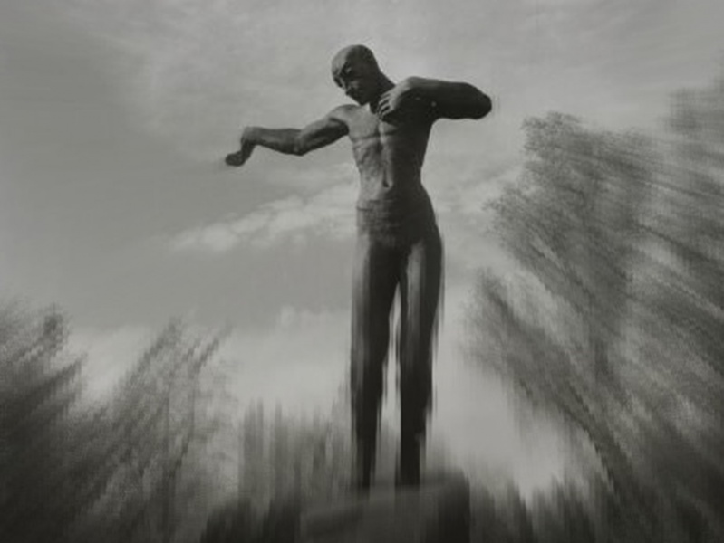 Bestand:Oorlogsmonument bewerkt.jpg