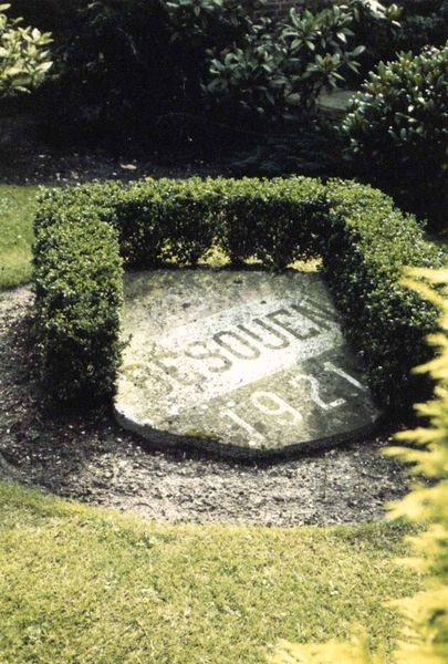 Bestand:Gedenksteen Raadhuis Besoijen 1.jpg