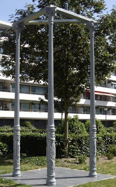 Bestand:Pilaren Hotel Verwiel.jpg