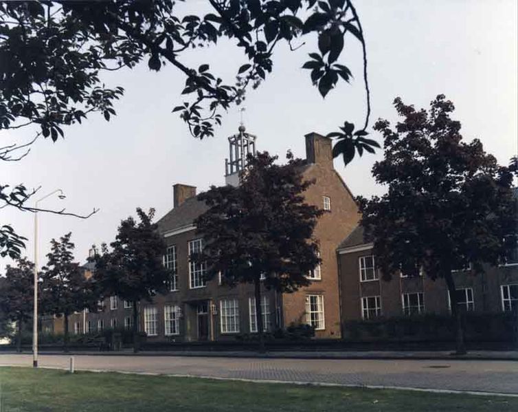 Bestand:Dr. Mollercollege.jpg